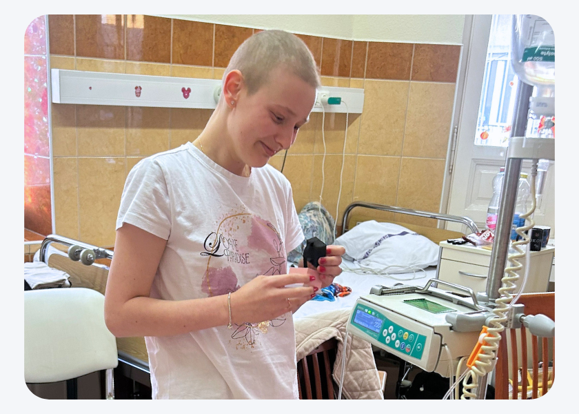 Családi összefogás és támogatás a daganatos megbetegedés kezelése alatt. Vivi nem adta fel az álmait.