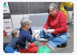 A gyermekkori leukémia nemcsak a gyereket érinti, hanem az egész család életét, ritmusát és biztonságérzetét is megváltoztatja.