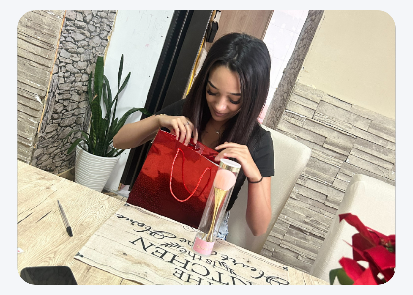 Fatima mosolyogva tér vissza a mindennapokba, habár újabb küzdelmet kell vívnia a gyermekkori daganattal.