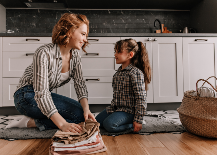 Elég jó anya szemlélettel a mindennapi szülői döntések kevésbé terhelik meg lelkileg a családokat.