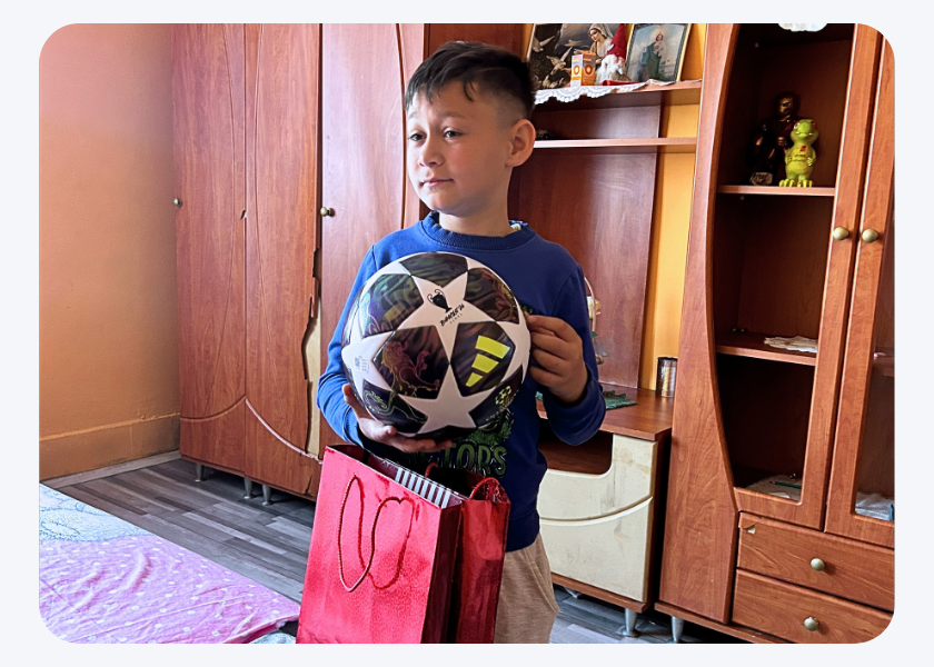 A neuroblastoma miatt hosszú kezeléseken átesett Márkó ma már újra iskolába jár.