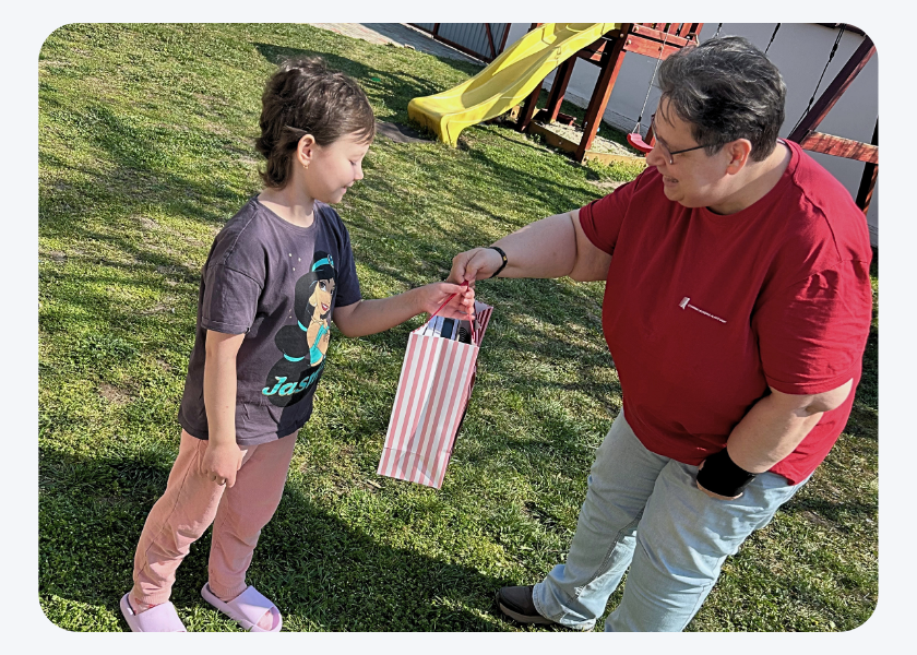 Alapítványunk kreatív ajándékokkal lepte meg Fannit